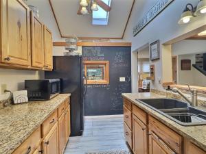 Maples Retreat - 2 Acres - Fireplace