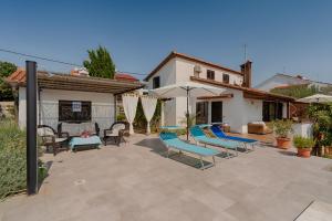 Villa with a beautiful sea view near the beach - by Traveler tourist agency Krk ID 2175 