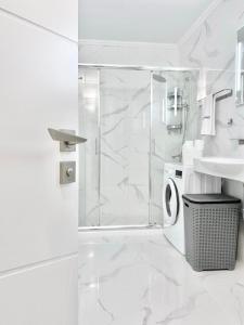 Modern Apartment for 4 Guests Sea View & Free Parking