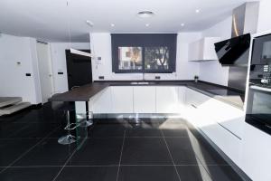 Casa Bulevar - Exclusiva casa muy moderna en zona tranquila