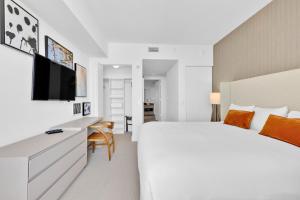 Beachfront Escape Pool Gym Stunning Views 30th floor