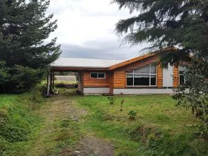 Cabañas Rayén en parcela, adosada y con estacionamiento privado en Pelluco - La Chamiza