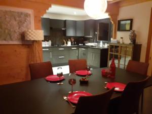 Chalets Charmant chalet 8p calme et vue sur montagnes : photos des chambres
