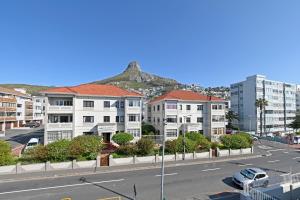 Bantry Bay Apartment with Amazing Views and a Short Walk to the Beach