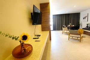 Spacious Studio, amazing rooftop with sea view