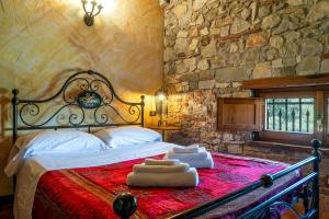 Small Double Room - Attic room in B&B Villa Corte Degli Dei