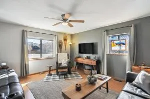 Single Tree Cottage - Walk to Downtown Chama! - Chama