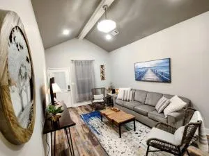 Duplex Lakeview A - 10 Minutes to Oaklawn Racing & Gaming - Piney