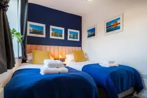 The Heart - Cosy 3 bedroom house with double driveway and Garden in Manchester - Ellenbrook