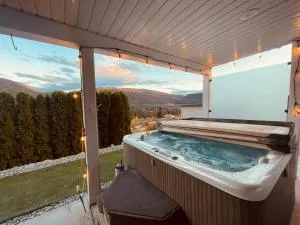 Relaxing 3 bedroom suite, near Silver Star Resort - Enderby
