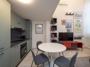 [IHost Apartment] - Romilli 17A