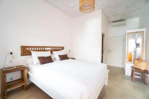 Phòng Giường Đôi Có Ban Công (Double Room with Balcony)