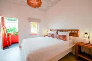 Phòng Giường Đôi Có Ban Công (Double Room with Balcony)