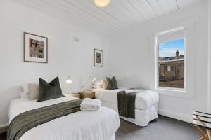 Chic 3-BR Terrace - Prime Location, Modern comforts