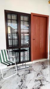 Nginapdipadang, Parkit House, Near Universitas Negeri Padang, 10Mins Padang Beach