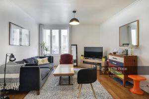 Spacious Private House 160sqm Prime Location with Yard and Parking for 2 Cars