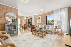 Samos by Experience Jervis Bay