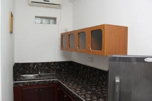 Shanith Guesthouse Negombo , beach road