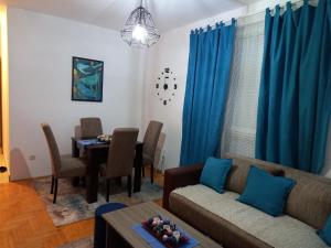 Apartman Dream,Kraljevi Čardaci, sa besplatnim parkingom u garazi