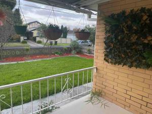 Comfy 3 bedroom house 15min from airport and Melbourne CBD