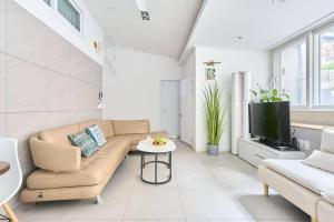 Seochon Secret Cave House