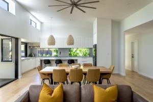 Its Five OClock Somewhere I Private Properties