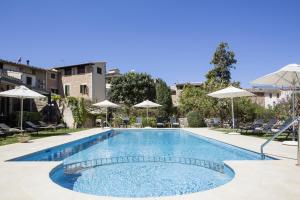 Suite with terrace - Ground Floor room in Hotel Ca'l Bisbe