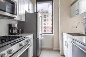 Upper West Side 2br w rooftop gym nr park NYC-1216