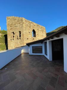 Casa del Castello Sleeps 4 Isolabona Italy