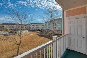 Beach, Golf, Relax: Myrtle Condo