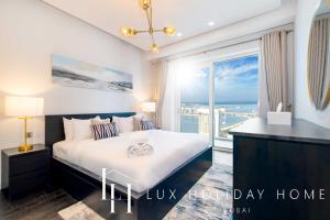 LUX Lavish Suite with Full Palm Jumeirah View 4