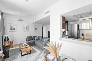 StoneTree - Spacious 1 BR Apartment in Dubai Marina