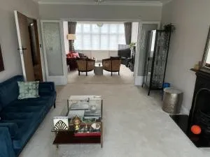 Cosy and lovely 4-Bed House in Stanmore - Caldecote