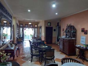 Kateza Homestay by Yurooms-ID