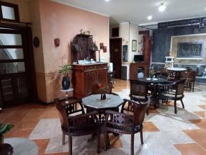 Kateza Homestay by Yurooms-ID