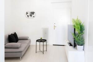 Bright Flat by DG Collection