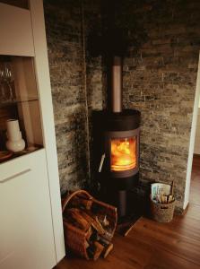 Apartma Hiša na Ravnah with hot tub