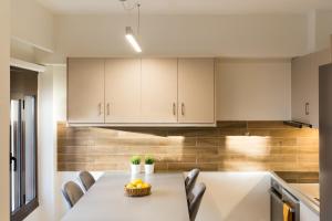 Antigonis Seaside Lodge, a beach retreat!