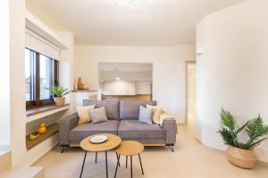 Antigonis Seaside Lodge, a beach retreat!