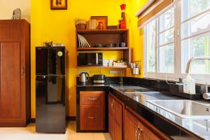 The Green House - Srithanu