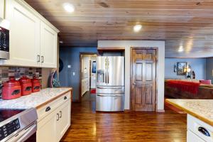 Upper Gresham Lakehouse