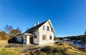 5 Bedroom Stunning Home In Torangsvåg - Bekkjarvik