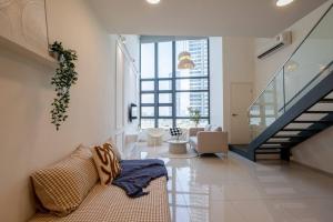 Bonne Journée Retreat in EkoCherasMall 5pax 中文房东