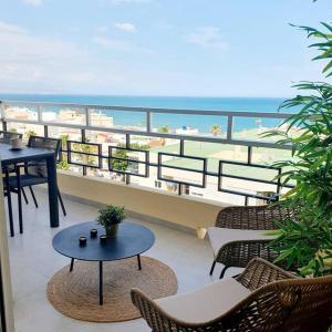 New, Nucleos Luxury Sea View Apartment, Pool - 3hvězdičkové hotely ve městě Torremolinos