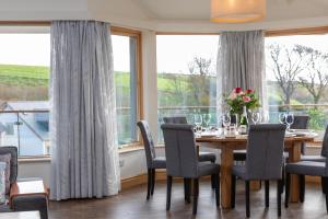 Vantage Point, Hillfield Village