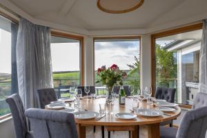 Vantage Point, Hillfield Village