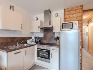 Charmant studio cabine à Morzine, proche pistes, parking - FR-1-754-57