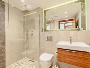 2 Bed in Tenby FB290