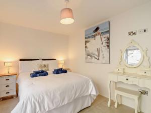 2 Bed in Tenby FB290