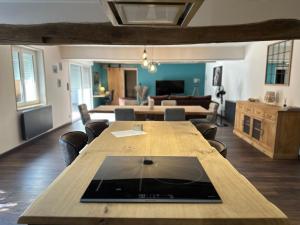Maisons de vacances La Longere du menuisier : photos des chambres